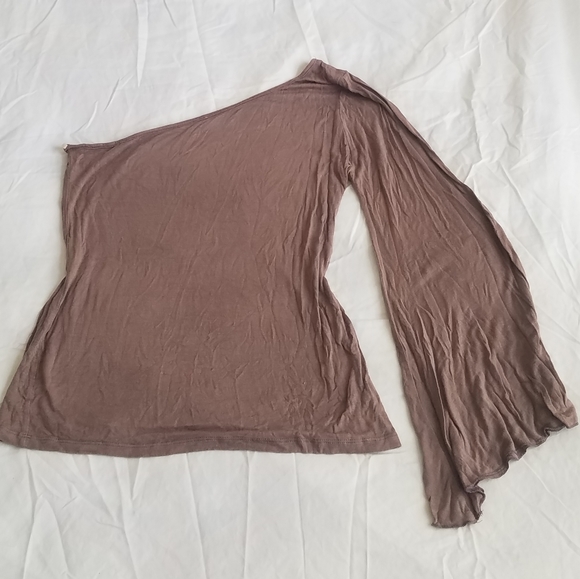 Asymmetric One Sleeve Shirt - Picture 10 of 13